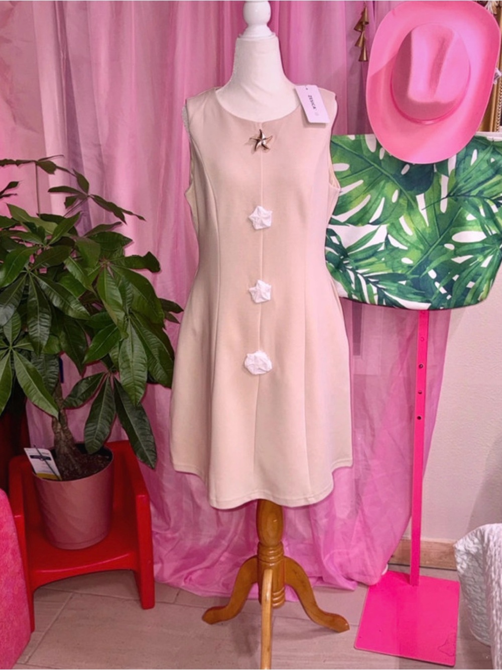 Zesica NWT Women’s Elegant Sleeveless Mini Dress - Lg